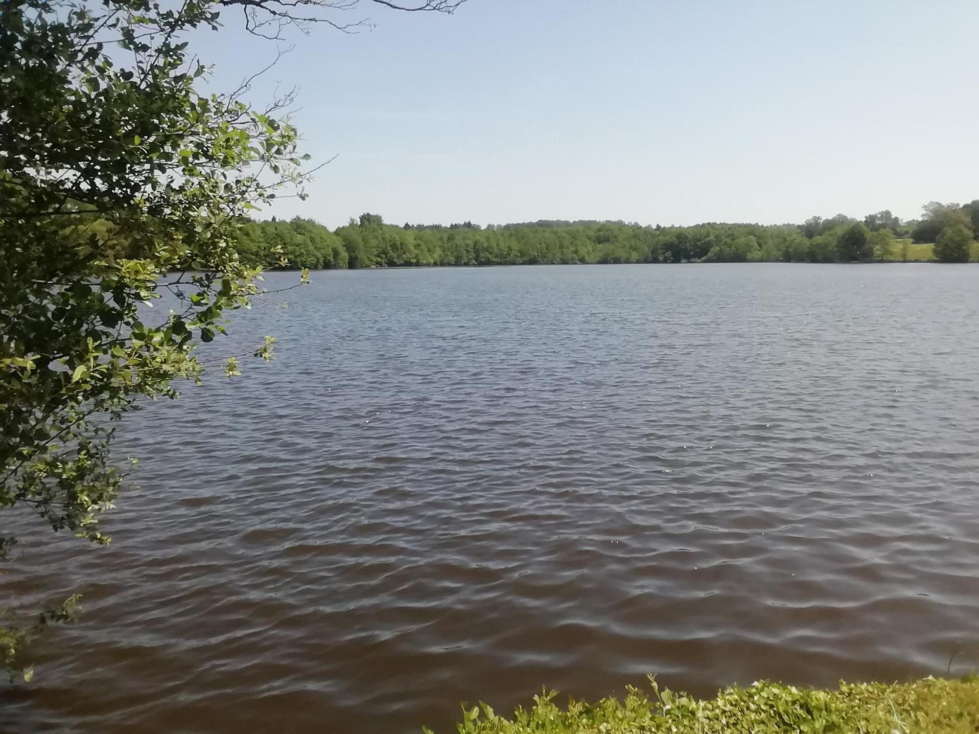 High Mill Lake - Etang De Brigueuil Kültér fotó